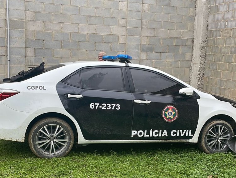 Polícia Civil do Rio de Janeiro apreende viatura clonada usada pela milícia na Baixada Fluminense